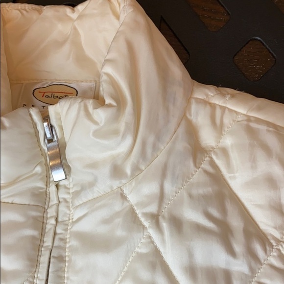 TALBOTS Petites Creme Puffy Quilted Vest - Picture 11 of 12